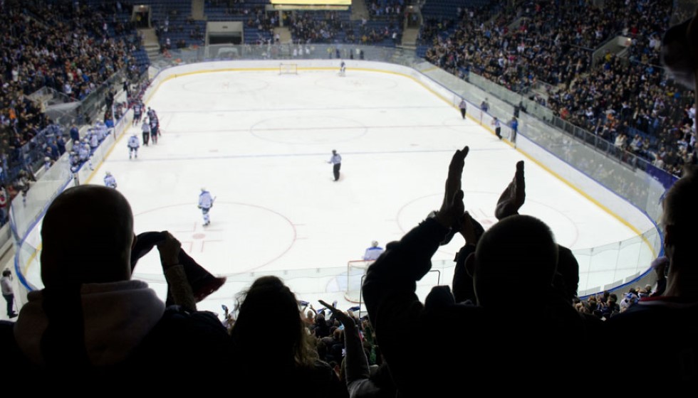 Vancouver Canucks Sign Forward Daniel Sprong to Bolster Offensive Lineup